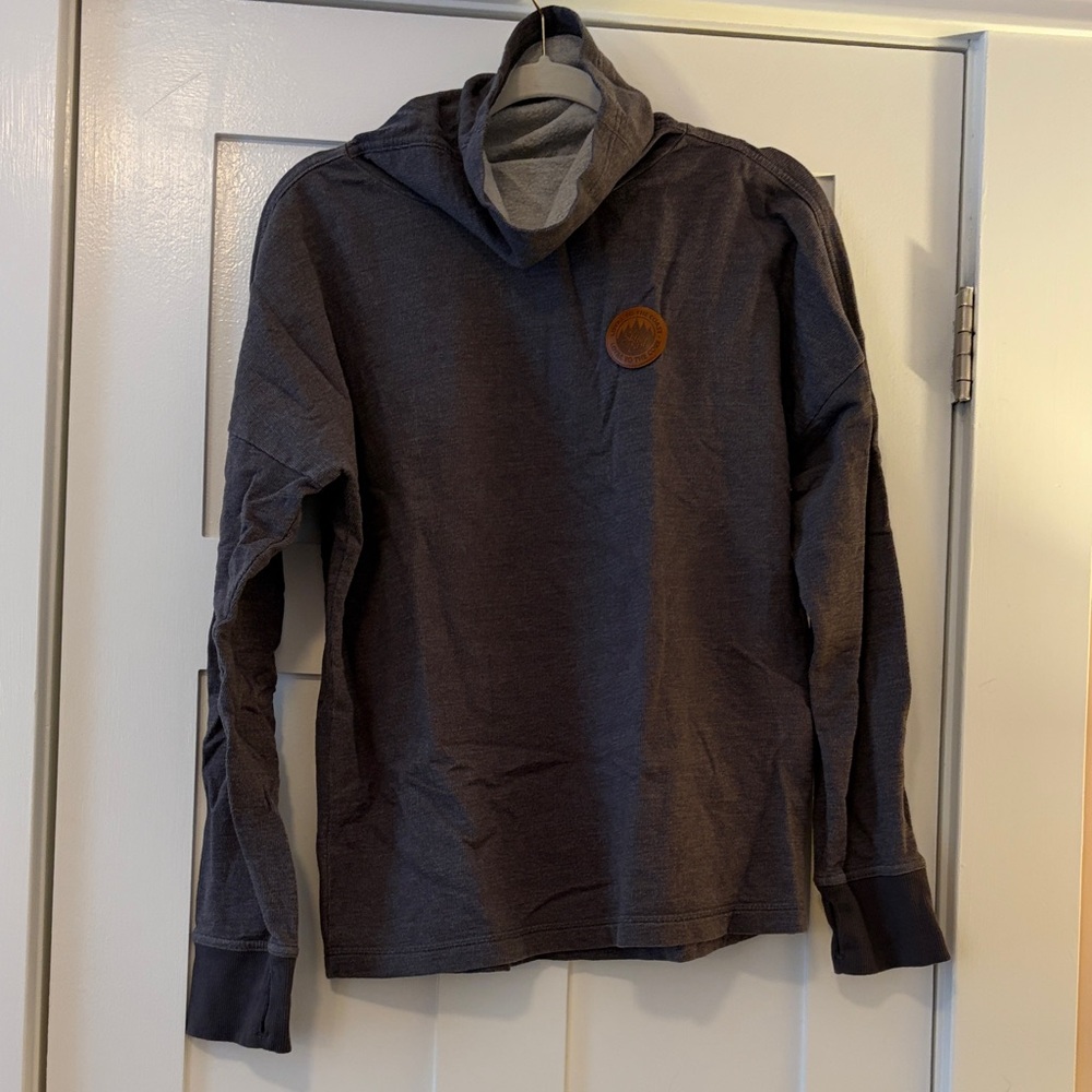 Ski The East Gray Long Sleeve Funnel Neck Long Sleeved Shirt